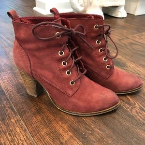 Leather Steve Madden booties 7